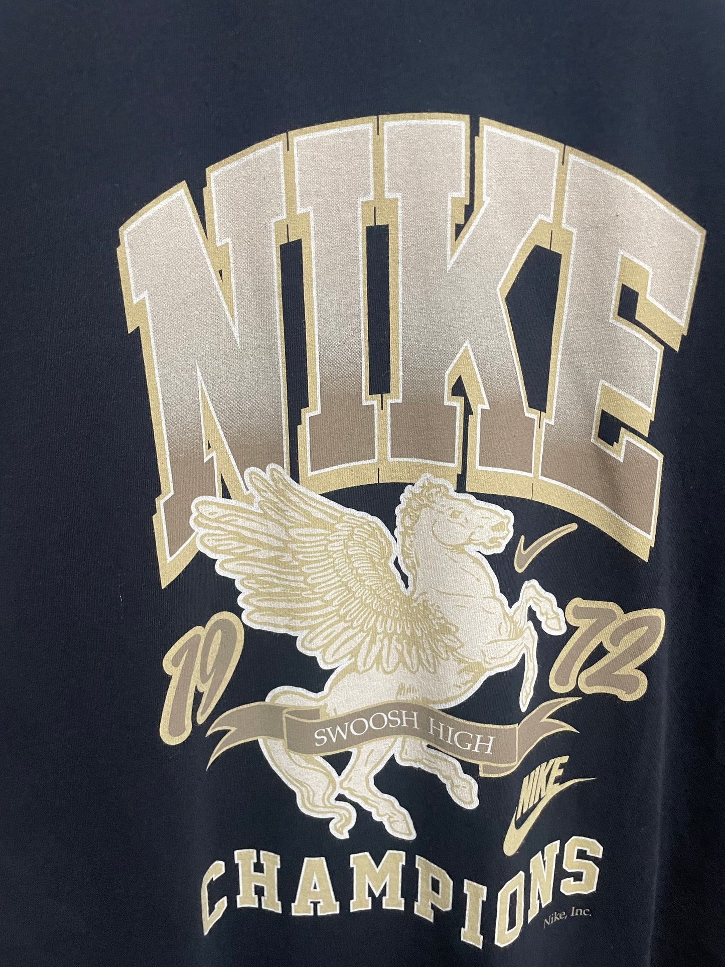 Remera NIKE con diseño vintage