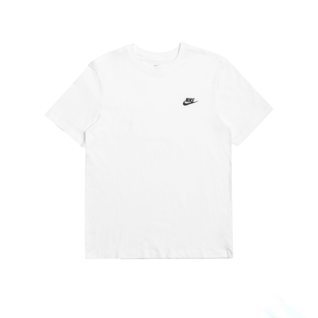 Remera NIKE essential bordado