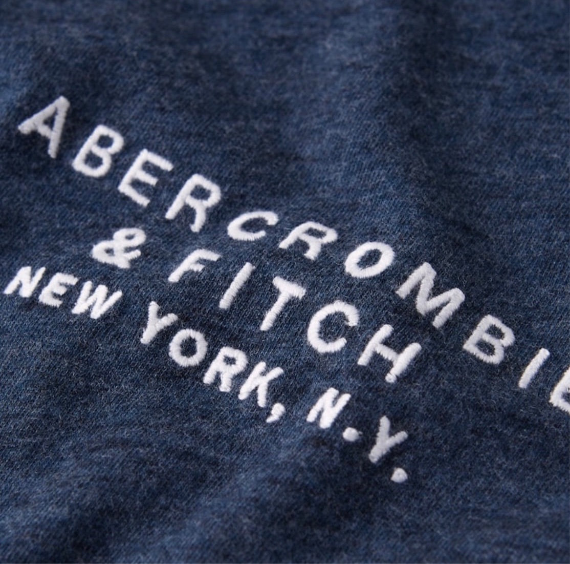 Remera con dobladillo redondeado A&F